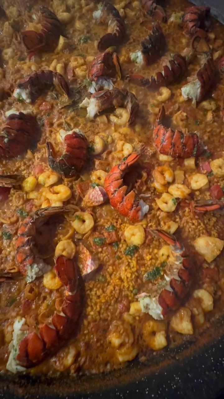 Fresh Seafood Paella with Shrimp and Mussels
