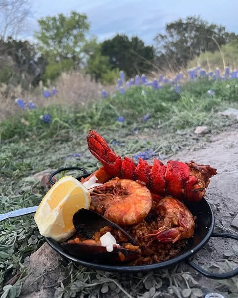 Professional paella plating